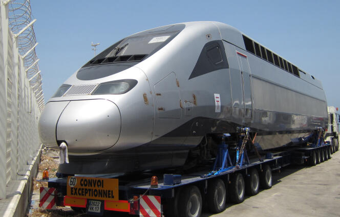 Un TGV Alstom, à son arrivée au port de Tanger, en juin 2015.