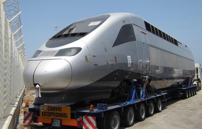 Un TGV Alstom, à son arrivée au port de Tanger, en juin 2015.