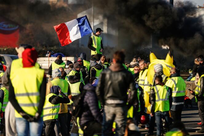 Un blocage de route à Caen, dimanche 18 novembre.