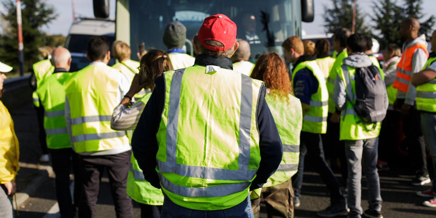 Gilets Jaunes Il Faut En Finir Avec Ce Petit Monde