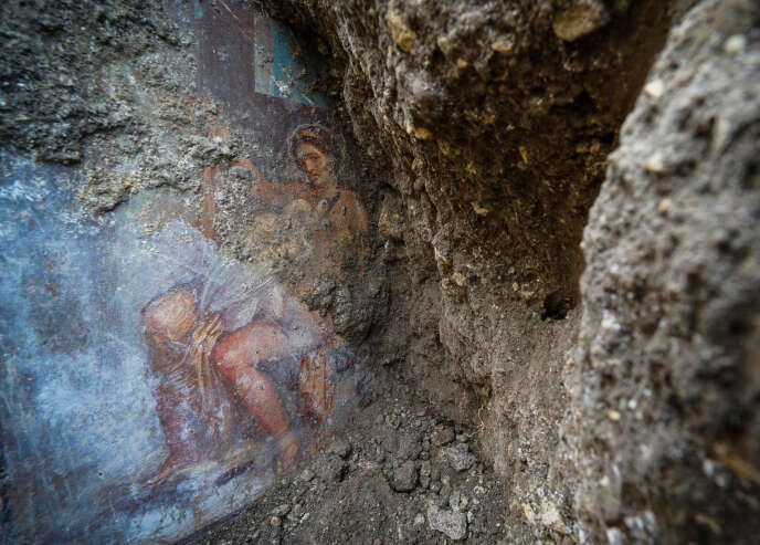 La fresque mise au jour à Pompéi représente Léda, la reine de Sparte, et Zeus, qui a pris la forme d’un cygne pour la séduire.
