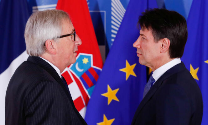 Le président de la Commission européenne, Jean-Claude Juncker (à gauche), et le président du Conseil italien, Giuseppe Conte, à Bruxelles, le 24 juin.