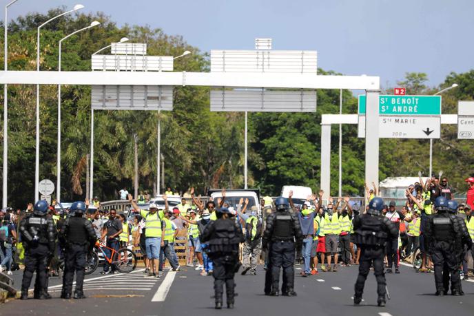 Gilets Jaunes Le Couvre Feu Prolongé Malgré Une Nouvelle
