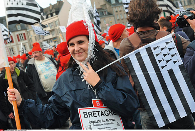 Manifestation des Bonnets rouges contre l’écotaxe et pour la sauvegarde de l’emploi àQuimper, le 2 novembre 2013.