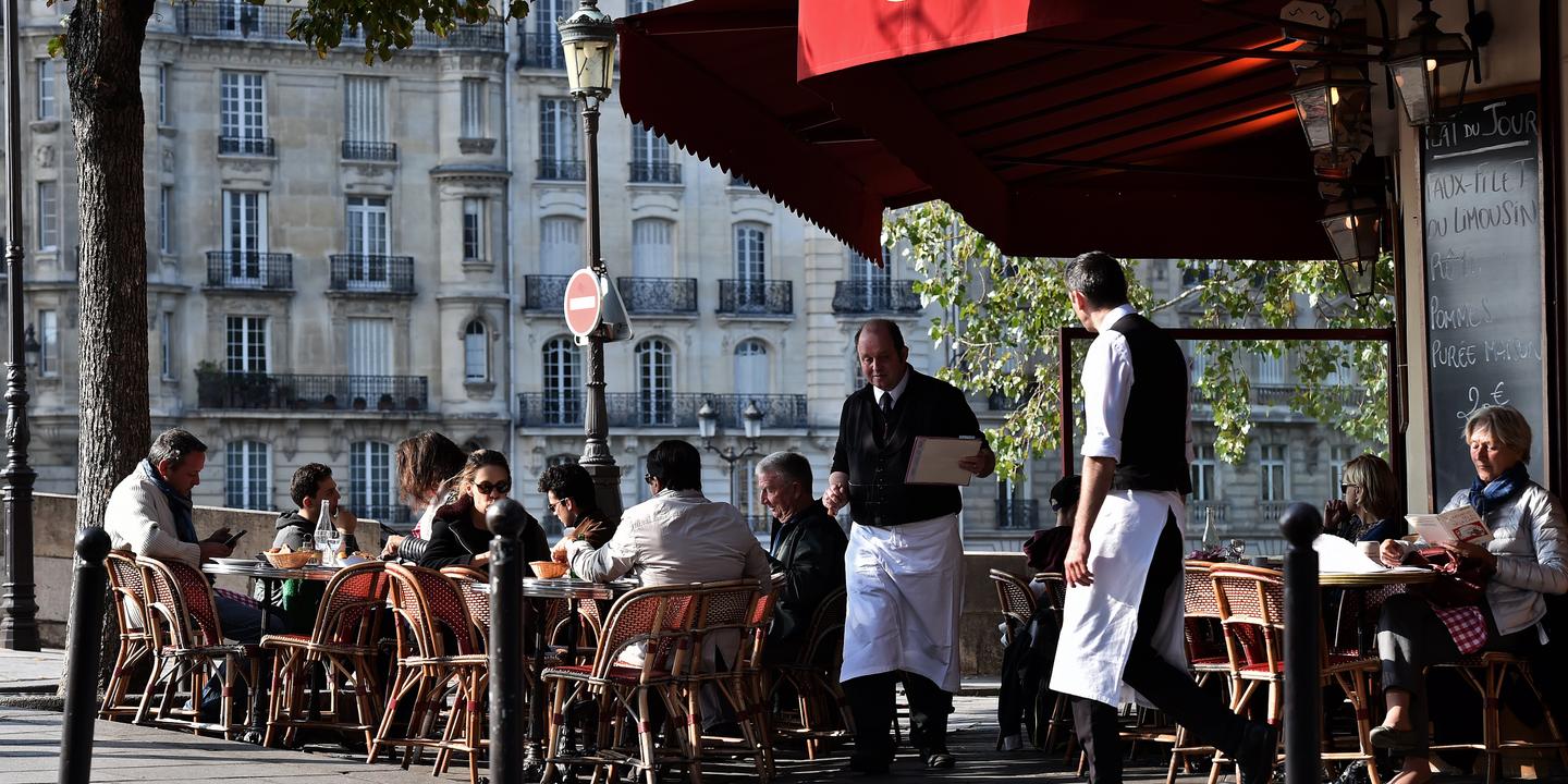Monsieur Darmanin On Peut Sans Probleme Manger Pour Moins De 100 Euros A Paris