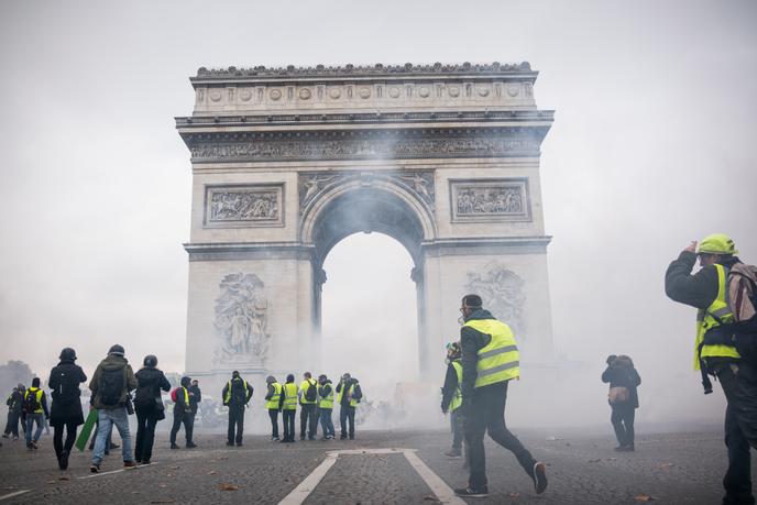 Gilets Jaunes Peur Des Violences Espoirs De Convergences