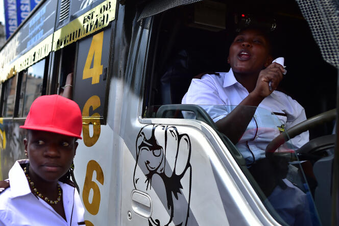 Annastacia Wainaina, conductrice de bus à Nairobi, en février 2018.