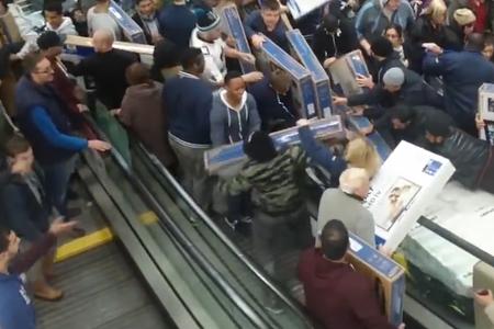 Bousculade dans un supermarché Tesco à Batley (Angleterre), en 2014.