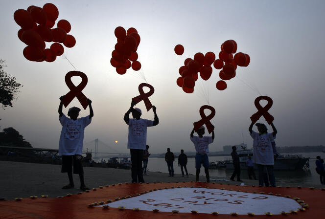 A Calcutta, en Inde, le 1er décembre 2014 pour la Journée mondiale de lutte contre le sida.