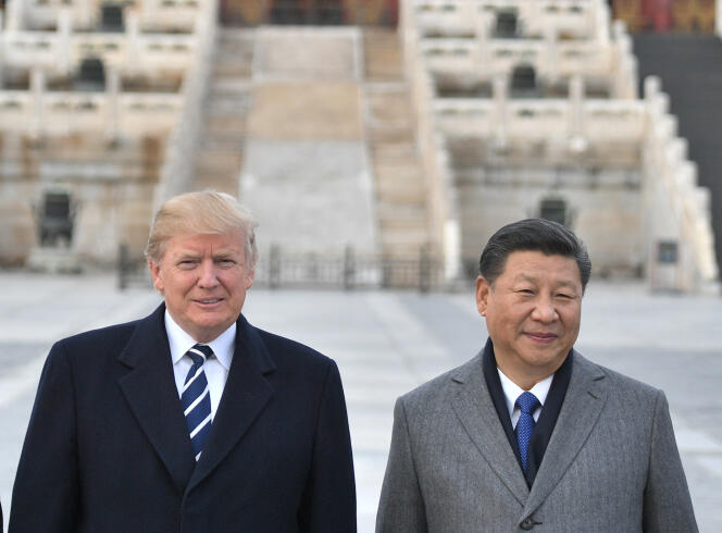 Le président des Etats-Unis, Donald Trump, et son homologue chinois, Xi Jinping, à la Cité interdite de Pékin, en novembre 2017.