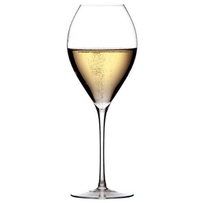 Depuis une dizaine d’années, le verre à vin en tulipe fait l’unanimité auprès des dégustateurs de champagne.