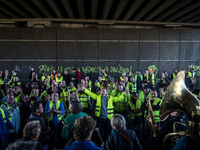 Gilets Jaunes Le Soutien De Lopinion Met Macron Et