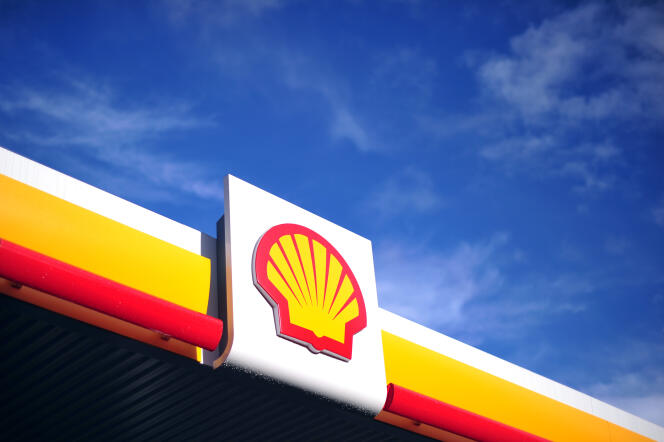 Une station-service Shell. Le géant pétrolier et gazier Royal Dutch Shell a réalisé 13 milliards d’euros de bénéfices en 2017.