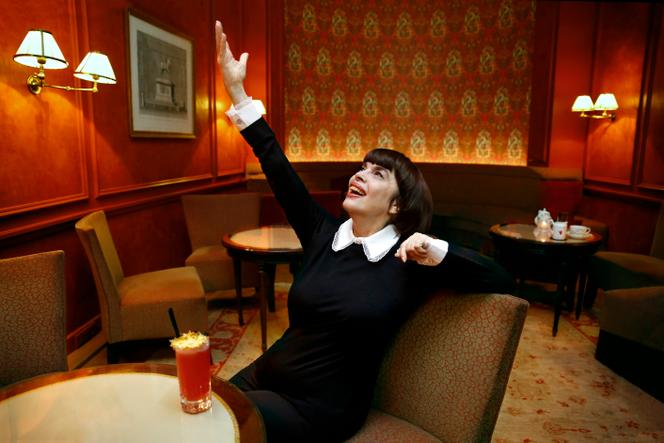 Chansons De Notting Hill: Music From The Motion Picture Album Un apéro avec Mireille Mathieu : « On m’a tellement prise pour une