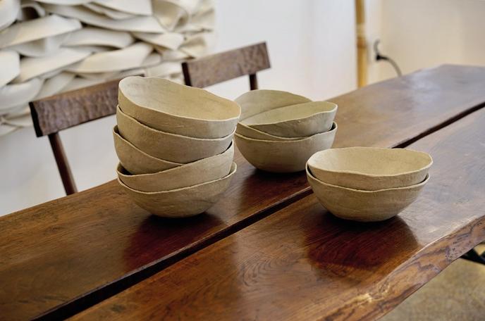 La table à gorge dite « 8 couverts », de Charlotte Perriand, s’est arrachée à 175 500 euros, le 20 novembre, à la vente organisée par Artcurial.