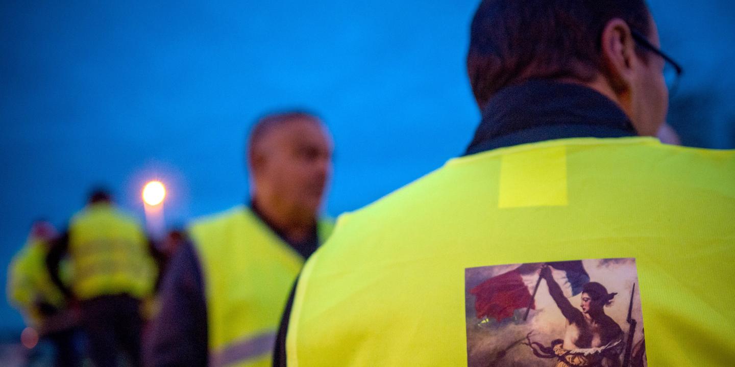 De Vêtement Banal Comment Le Gilet Jaune Est Devenu Un Symbole Puissant