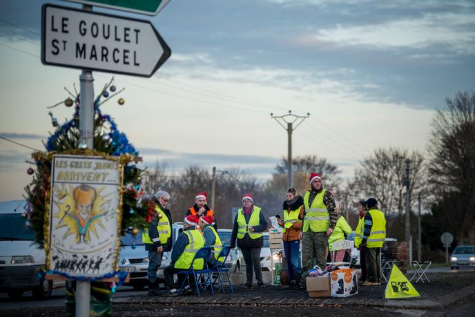 Les Gilets Jaunes Face Aux Annonces Du Gouvernement