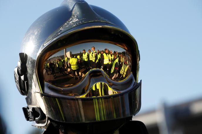 Scarica Gratis Images Les Gilets Jaunes Vus D Afrique Entre Humour Craintes Et dernière par