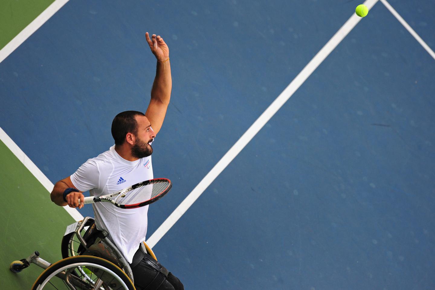 Michaël Jeremiasz : Une Vie Dédiée Au Sport Et à L'Inclusion Le tennisman Michaël Jeremiasz, symbole handisport, plaide pour se