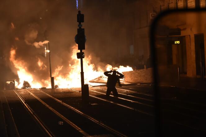Des heurts ont éclaté à Bordeaux, en marge de la manifestation des « gilets jaunes », le 8 décembre.