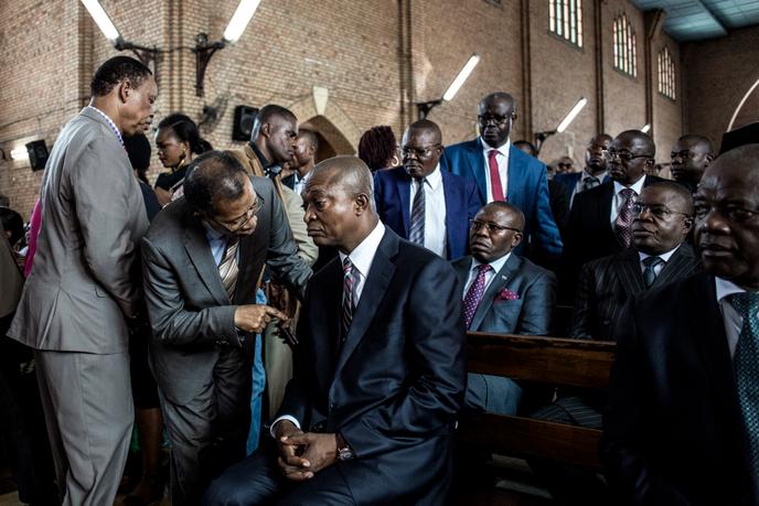 Le candidat du pouvoir, Emmanuel Ramazani Shadary, lors du lancement de sa campagne, dans la cathédrale Notre-Dame-du-Congo, à Kinshasa, en RDC, le 24 novembre 2018.