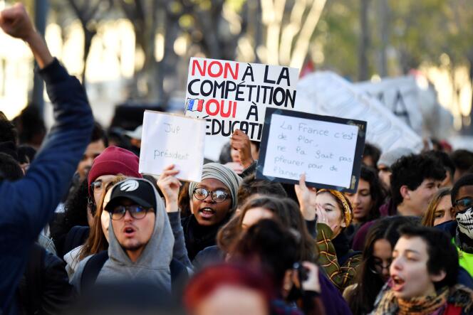 Manifestation lycéenne à Marseille, mardi 11 décembre.