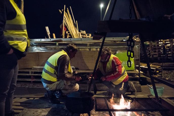 Gilets Jaunes à Sens La Bataille Des Ronds Points