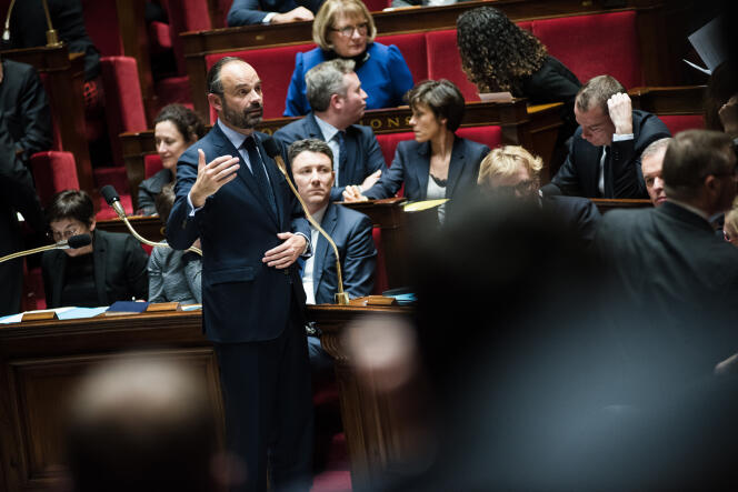 Edouard Philippe détaille les mesures annoncées par Emmanuel Macron face à la mobilisation des « gilets jaunes », le 11 décembre.