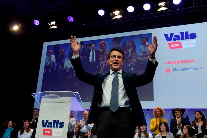 A Barcelone Manuel Valls Remonte Sur Le Ring Politique