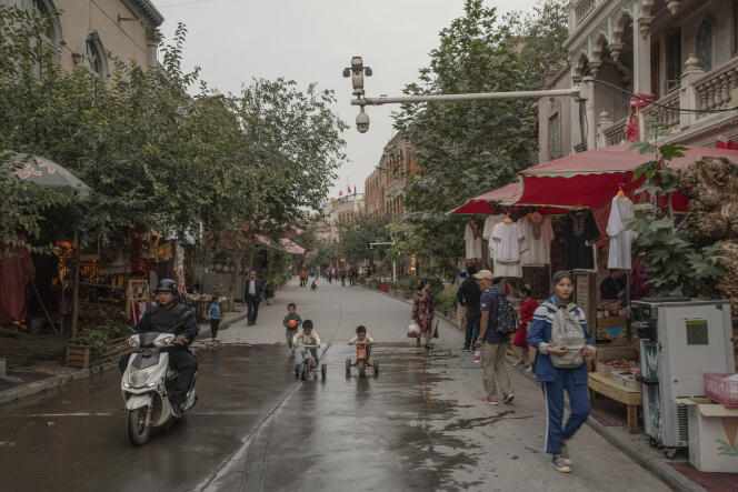 Dans une rue touristique du vieux Kashgar (Xinjiang), en septembre.