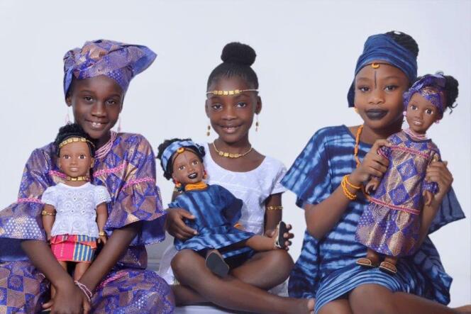 Les poupées Sarama Dolls : modèles  « Lolomie » la princesse akan, « Coumba » la princesse peule et « Sira » la princesse mandingue, de la créatrice ivoirienne Fatoumata Koné.