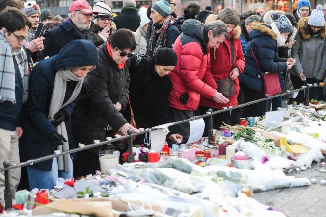 De nombreux Strasbourgeois ont rendu hommage aux victimes de l’attentat du 11 décembre, dimanche 16 décembre.