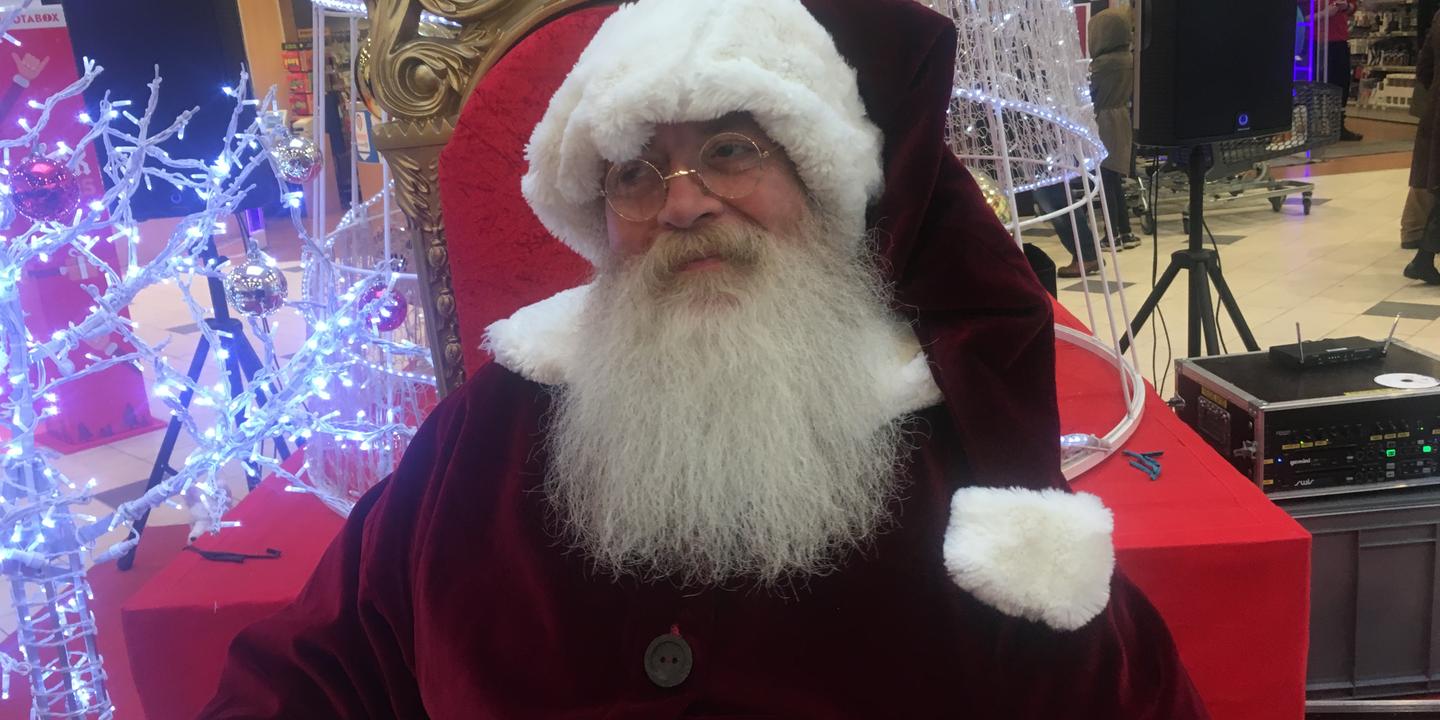 A Amboise Le Pere Noel Prefere Le Cote Obscur