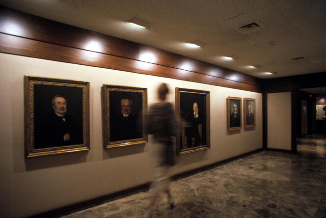 Des portraits des fondateurs de Lehman Brothers à Wall Street, New York, en 1985.
