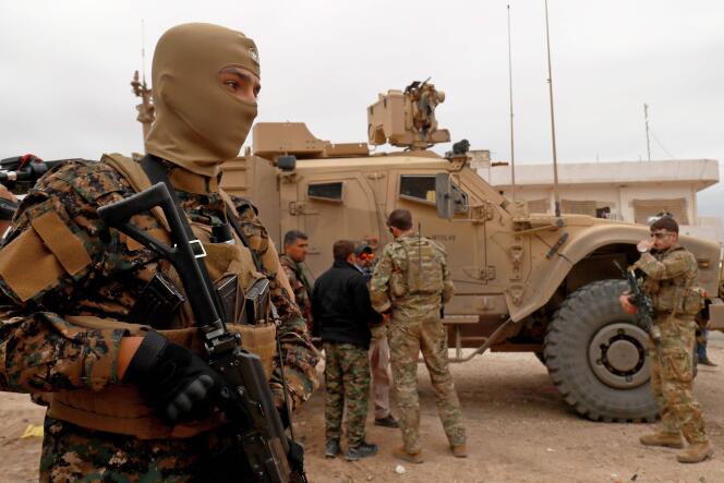 Patrouille des forces américaines près d’Al-Darbasiyah (Syrie), à la frontière syro-turque le 4 novembre.
