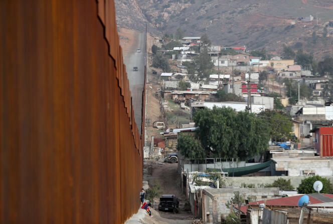 A la frontière entre San Diego, côté américain, et Tijuana, côté mexicain, le 21 décembre.