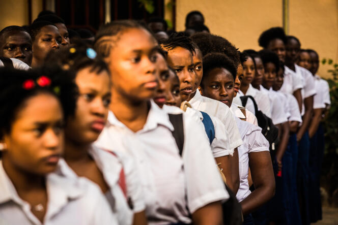 Lycéennes à Conakry, capitale de la Guinée, le 15 décembre 2017.
