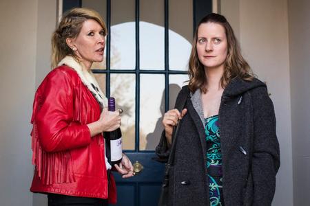 Julia Davis et Catherine Shepherd dans « Sally4Ever », une série créée par Julia Davis.