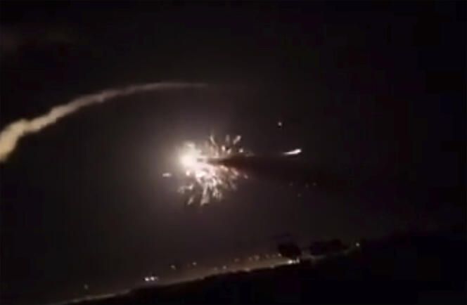 Des missiles tirés dans la région de Damas, le 25 décembre 2018. Photo fournie par l’agence SANA.