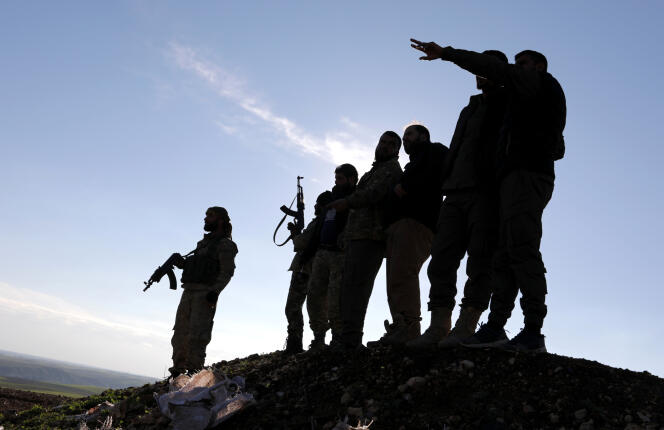 Des rebelles syriens à Manbij, en Syrie, le 29 décembre 2018.