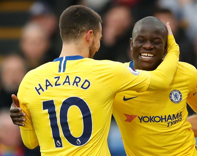 N’Golo Kanté félicité par Eden Hazard après son but, face à Crystal Palace.