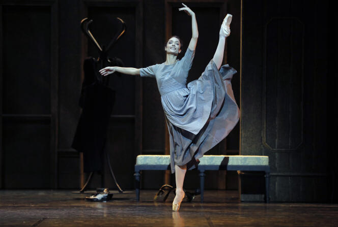 La danseuse étoile Dorothée Gilbert dans « Cendrillon » à l’Opéra Bastille, à Paris, le 23 novembre 2018.