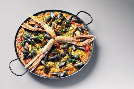 La paella de « Madame Roig », entre terre et mer.