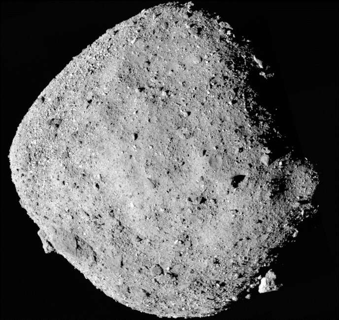 L’astéroïde Bennu, autour de laquelle stationne la sonde Osiris-Rex de la NASA depuis le 3 décembre 2018.