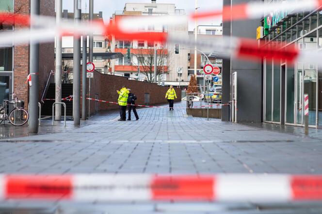Peu après minuit le 1er janvier, dans la ville de Bottrop, en Allemagne, un homme de 50 ans a tenté d’écraser des piétons.