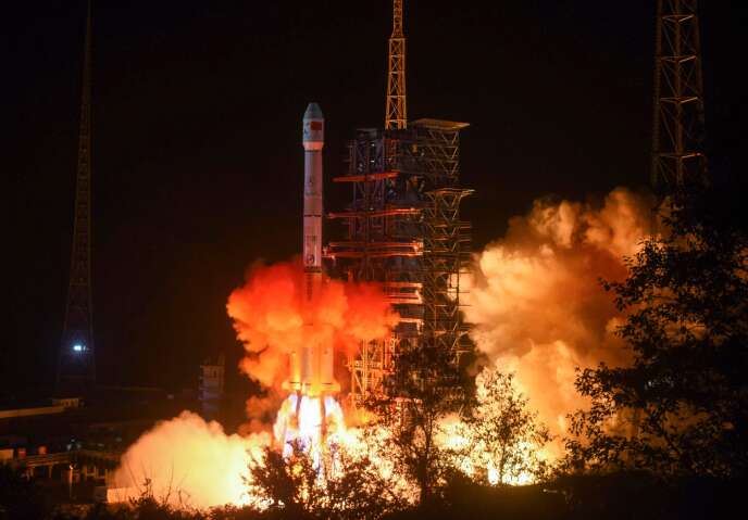 La fusée transportant le module d’exploration Chang’e-4 décolle du centre de lancement de Xichang (Chine), le 8 décembre 2018.