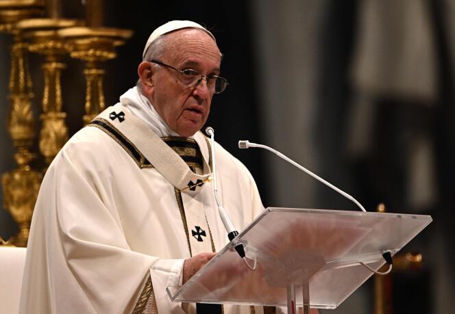 Le pape François  lors de la messe de l’épiphanie dimanche 6 janvier au Vatican.