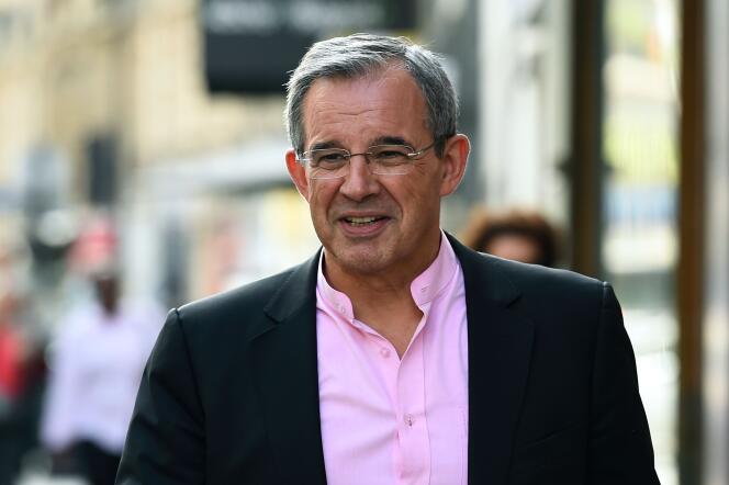 Thierry Mariani, devant le siège du parti Les Républicains, à Paris, en juillet 2017.