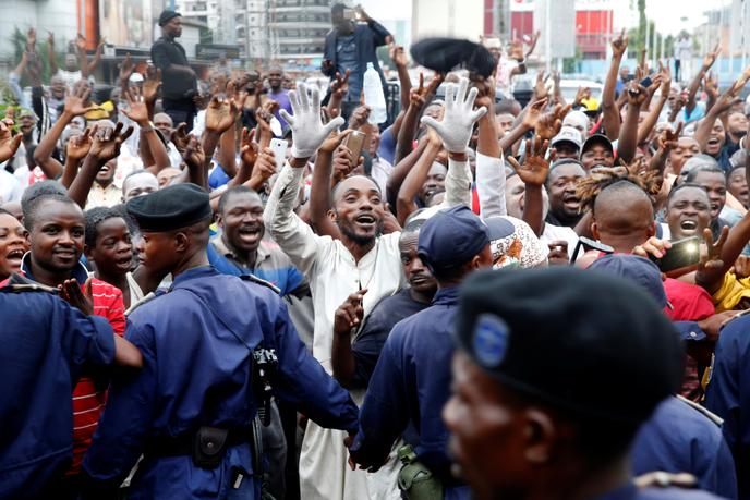 Des partisans de FÃ©lix Tshisekedi fÃªtent lâannonce de sa victoire Ã  la prÃ©sidentielle, Ã  Kinshasa, le 10Â janvier 2019.