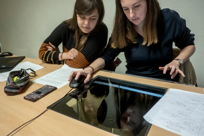 A l’école des Mines, deux étudiantes de deuxième année, durant un cours de mécanique, le 7 janvier 2019.